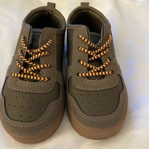 OshKosh Brixton toddler brown sneaker